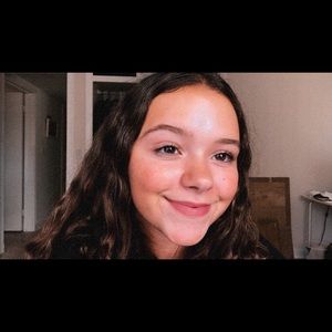 Meet your Posher, Avery